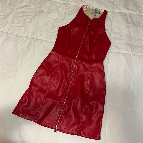 Revice Red Vixen Dress - Picture 4 of 7